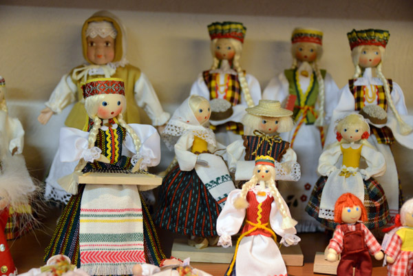 Dolls in Lithuanian folk costume in a Vilnius souvenir shop