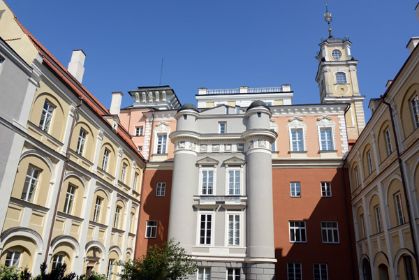 Observatorijos kiemas - Obervatory Courtyard, Vilnius University
