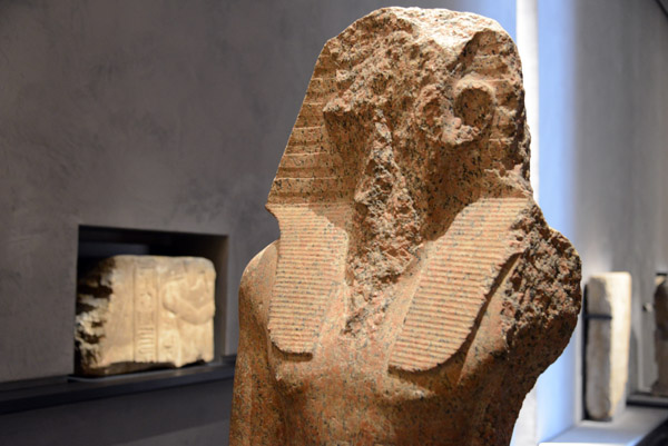Damaged bust of Ranses VI, ca 1070 BC