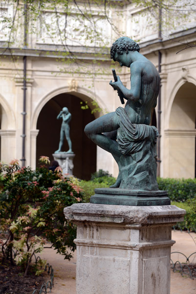 Jardin du Palais Saint-Pierre - Flute Player