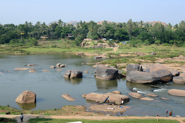 During the day, small ferry boats link Hampi Bazar with the tourist village of Kishkinda on the north side
