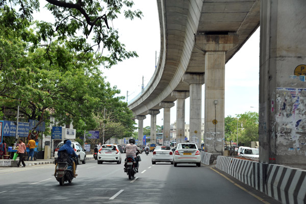 Road under the new Chennai Metro