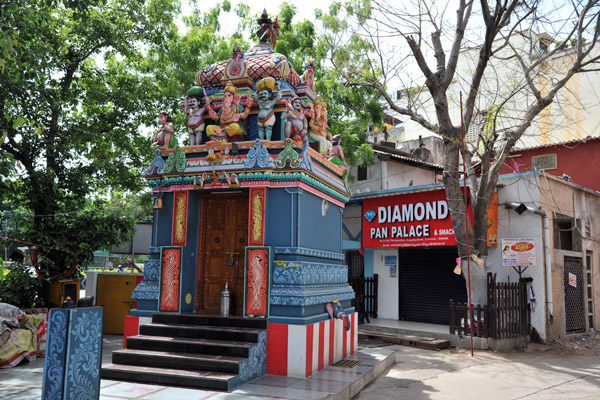 Small shrine, Cathedral Road, Chennai