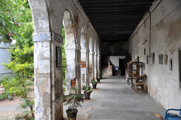 Arcade off the entrance to the Armenian Church, Chennai