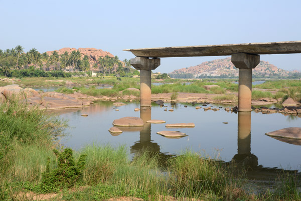 Ruins of a modern bridge across the Tungabhadra River