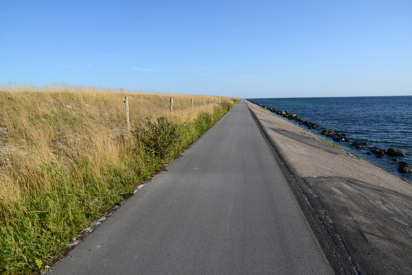 Dmningsvej cycle path on the west coast of Vestmager