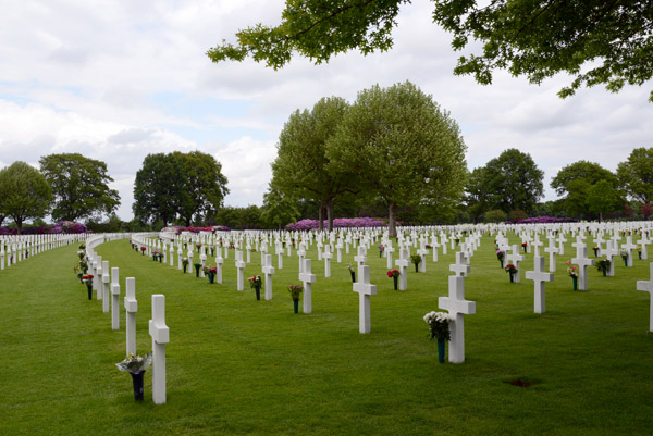 The Netherlands American Cemetery is very well tended