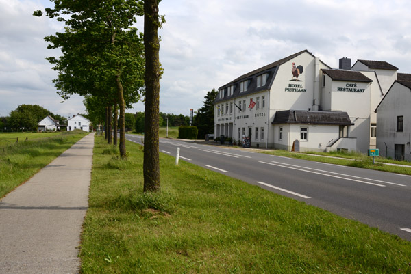 Hotel Piethaan, Memelis 6, Lemiers