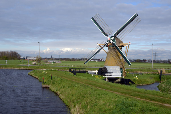 Hoop Doet Leven, polder draining windmill built in 1999, Voorhout
