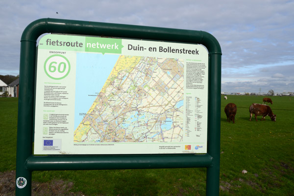 Duin- en Bollenstreek bicycle network node 60, Rijnsburgerweg at Elsgeesterlaan, Voorhout