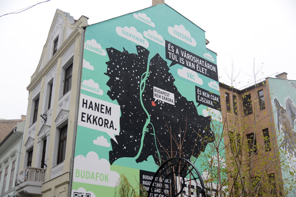 Wall mural with a map of Budapest, Kazinczy u. 45