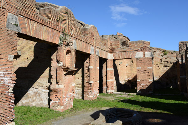 Caseggiato del Larario Market, ca 120 AD, Ostia Antica