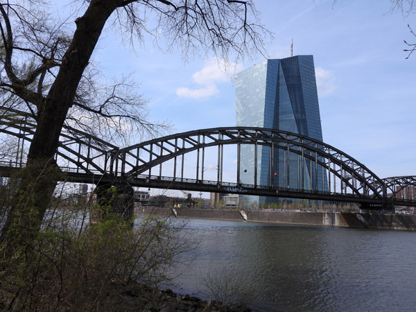 New European Central Bank and the Deutschherrnbrcke over the Main, Frankfurt