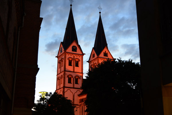 St.-Severus-Kirche in the evening