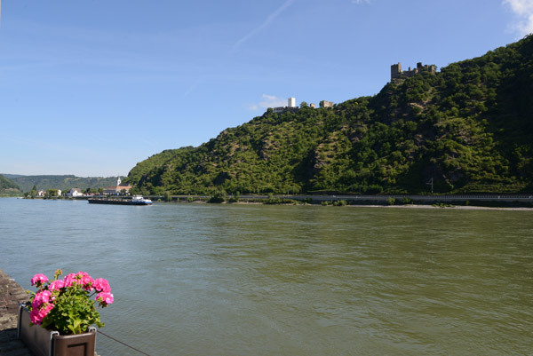 The Rhine with Burg Sterrenberg and Burg Liebenstein - die feindlichen Brder