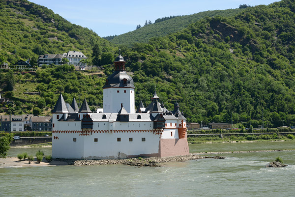 Burg Pfalzgrafenstein, probably the most famous castle on the Rhine
