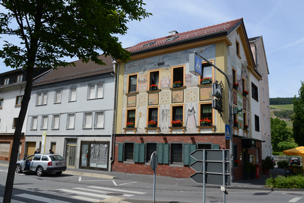 Painted House - s'Lob vun Binge