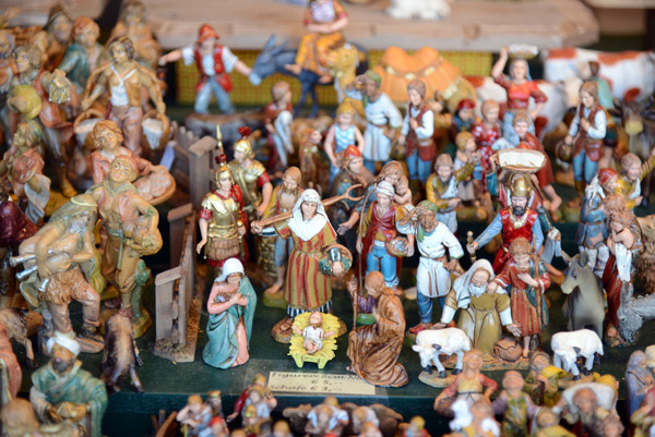 Manger figurines, Wiener Christkindlmarkt