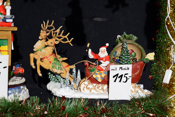 Santa and sleigh with reindeer, Wiener Christkindlmarkt