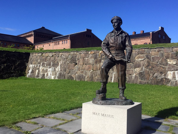 Sculpture of Max Manus, Norwegian Armed Forces Museum