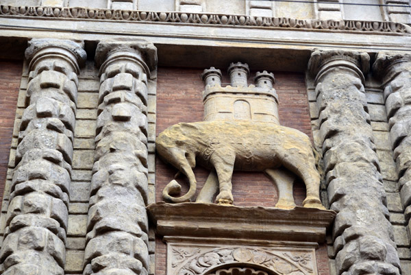 Elephant and Castle, Palazzo Fantuzzi, Bologna