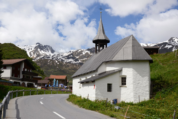 Church alongside Via Alpsu, Tschamut