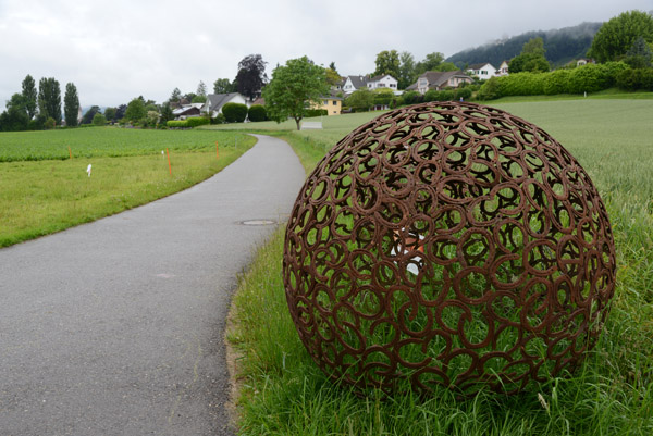 Horseshoe sphere, Rhigüetliweg, Stein am Rhein