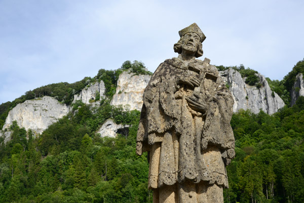 Sculpture on the Hausen im Tal Danube Bridge