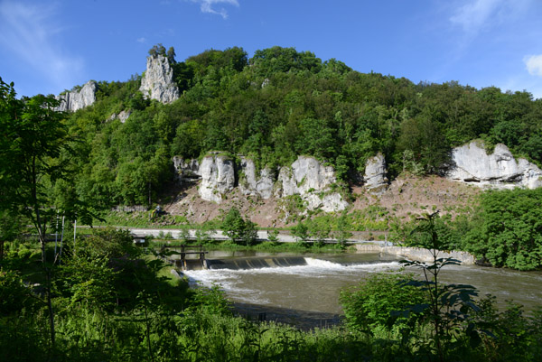 Mill dam on the Danube, Neumhle with the stunning rock formations of the Upper Danube Valley