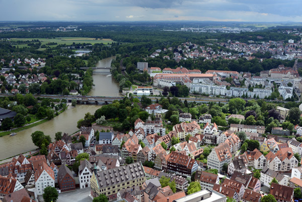 View to the southwest of the Danube with the Eisenbahnbrcke and Adenauerbrcke