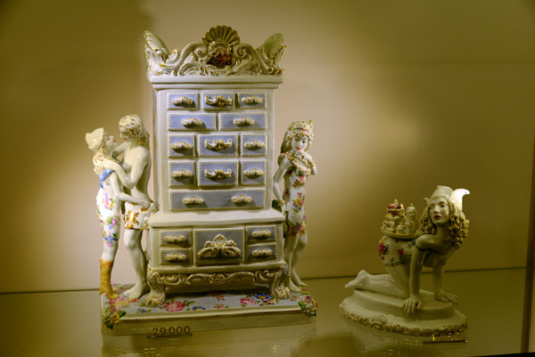 Meissen Porcelain Chest of Drawers with Couple being naughty and about to get caught, 29000