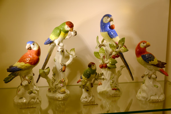 Meissen Porcelain collection of parrots 1427-3816