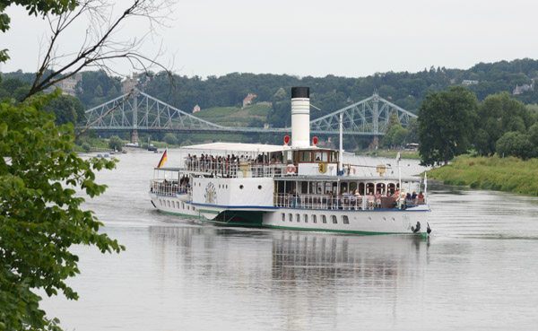 Sächsische Dampfschiffahrt side paddle steamer Leipzig with the Loschwitz Bridge Blaues Wunder