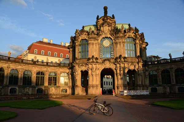 Glockenspielpavilion, Dresdner Zwinger, late afternoon