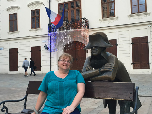 Debbie with Napoleon's Soldier (vojak), Hlavn nmestie, Bratislava