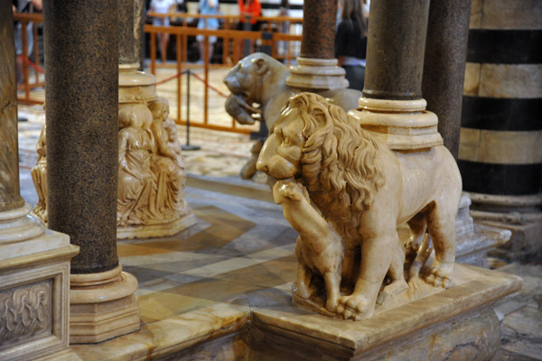 Detail of one of the lions supporting a column of the Pulpit, Siena Cathedral