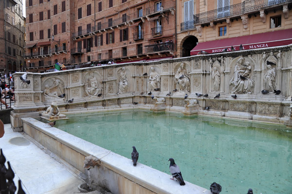 Fonte Gaia - Piazza del Campo