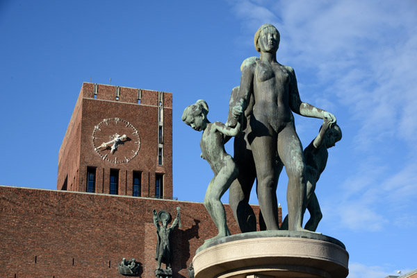 Fountain by Per Hurum, 1960, Rdhusplassen