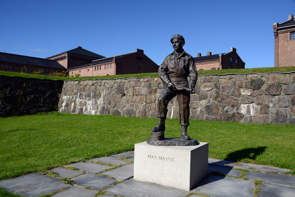 Sculpture of Max Manus, Norwegian Armed Forces Museum