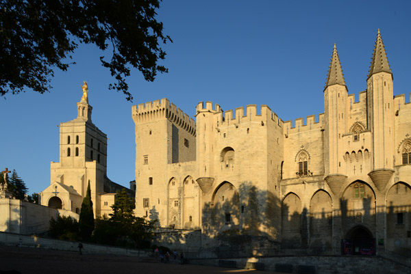 Late afternoon, Place du Palais, Avignon
