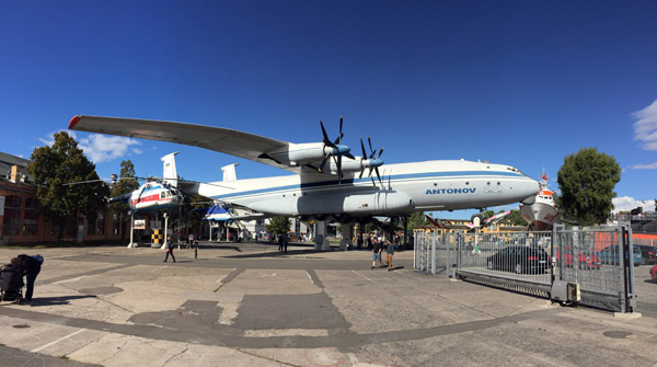 Antonov An-22