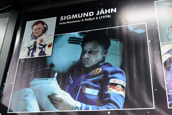 East German Kosmonaut Sigmund Jhn, Saljut 6 (1978)