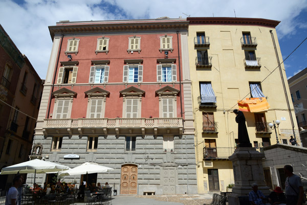 Piazza Carlo Alberto, Cagliari