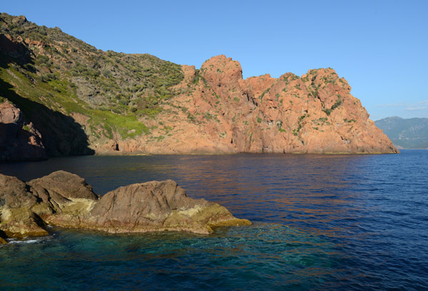 View along the south side of Scandola Nature Reserve from Punta Muchillina