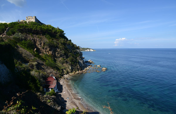 Forte Falcone overlooking the beach Spiaggia Le VIste