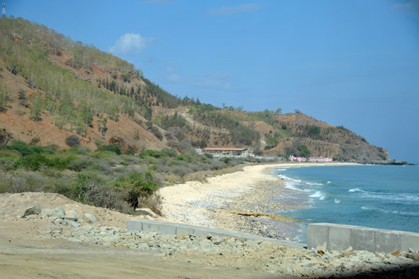 Beach west of Dili Rock
