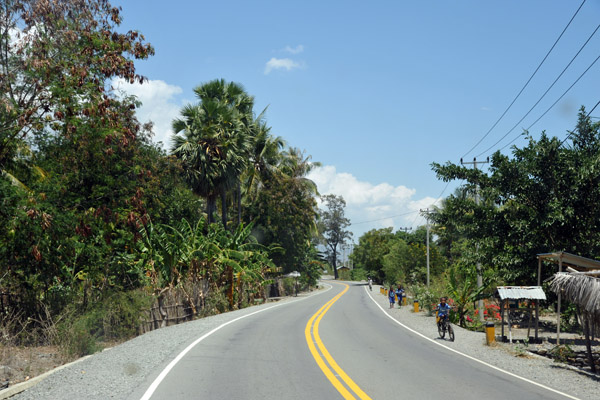 Coastal road between Dili and Liquiçá