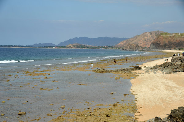 Beaches between Tibar Bay and Tasi Tolu