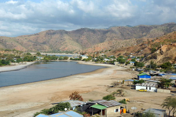 Tasi Tolu Lake