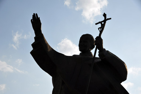 Pope John Paul II monument, Tasi Tolu